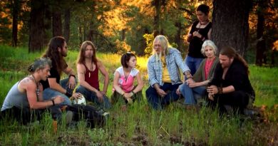 Alaskan Bush People - Billy Brown and Ami Brown and Family