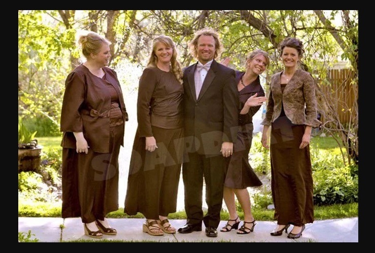 Sister Wives: Janelle Brown - Christine Brown - Kody Brown - Meri Brown - Robyn Brown In Brown Clothes