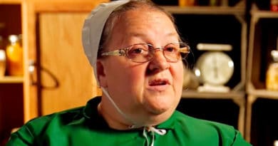 Return to Amish: Mama Mary Schmucker