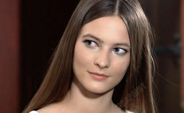 General Hospital: Esme Prince (Avery Kristen Pohl)