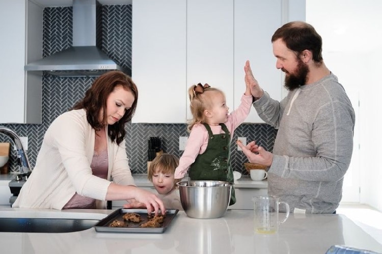 Sister Wives: Maddie Brown Brush - Caleb Brush - Axle Brush - Evie Brush