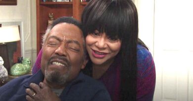 Days of our Lives Spoilers: Abe Carver (James Reynolds) - Nurse Whitley King (Kim Coles)